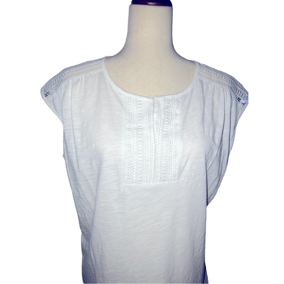 Liz Claiborne White T-Shirt Size Medium Eyelet Lace Burnout Effect Short Sleeves - Picture 2 of 12
